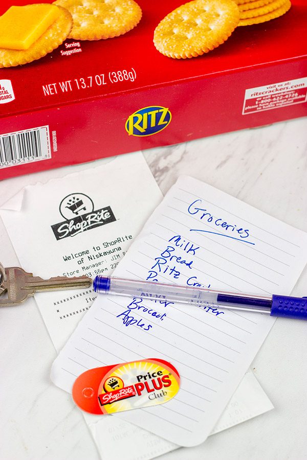 Looking for a fun entertaining idea? Grab a pack of RITZ and whip up these No Bake Chocolate Peanut Butter Pie RITZ Crackers!