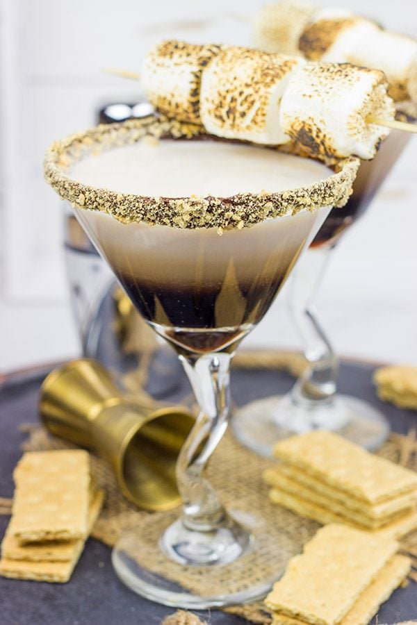 Whether serving this S'mores Martini next to a campfire or just on the back porch, it'll be the talk of the party! Cheers to fun summer drinks!
