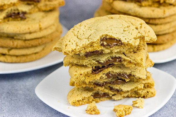 Surprise!  These Chocolate Stuffed Peanut Butter Cookies are stuffed with a layer of melty chocolate.  Yum!