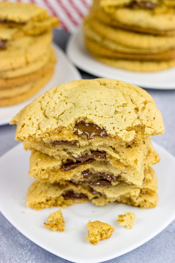Surprise!  These Chocolate Stuffed Peanut Butter Cookies are stuffed with a layer of melty chocolate.  Yum!