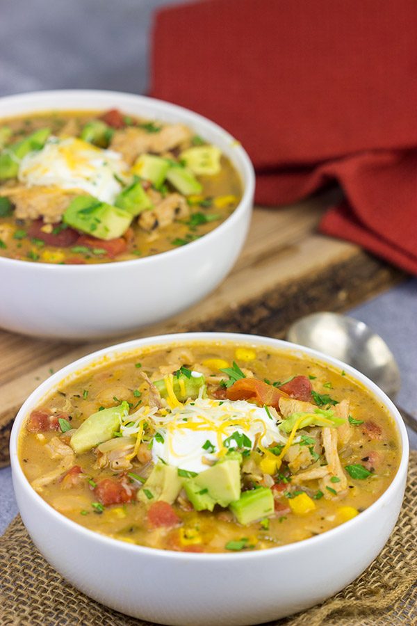 This White Bean Turkey Chili is an easy and tasty way to use leftover roasted turkey from the holidays!  And this chili only takes about 30 minutes to make, too!