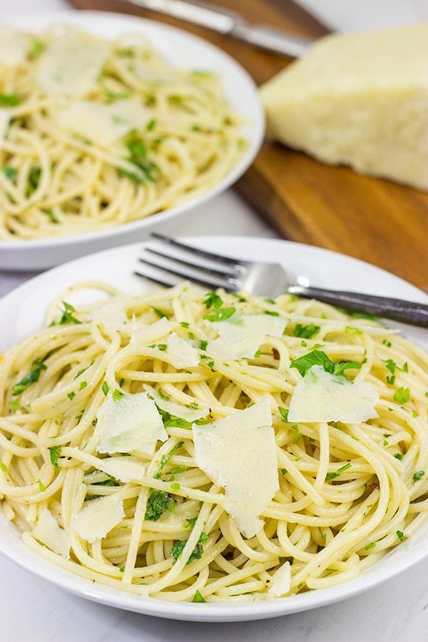 This Spaghetti and White Wine Pasta Sauce is delicious!  The sauce is a combination of olive oil, butter, Parmesan cheese and wine...and it's surprisingly easy to make!