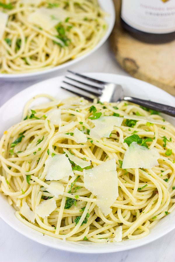 This Spaghetti and White Wine Pasta Sauce is delicious! The sauce is a combination of olive oil, butter, Parmesan cheese and wine...and it's surprisingly easy to make!