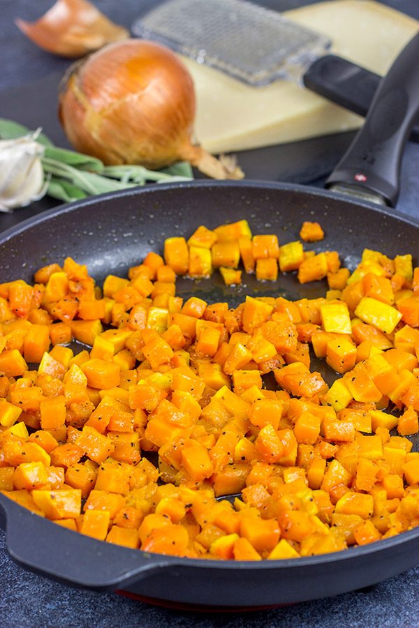 Shake off the cold weather with a batch of this Butternut Squash Risotto with Sweet Apple Chicken Sausage!