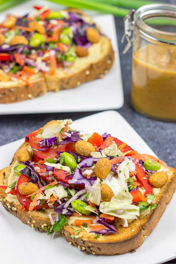 Looking for a fun and tasty brunch (or snack) idea?  This Thai Peanut Hummus Toast is easy and packed with flavor!