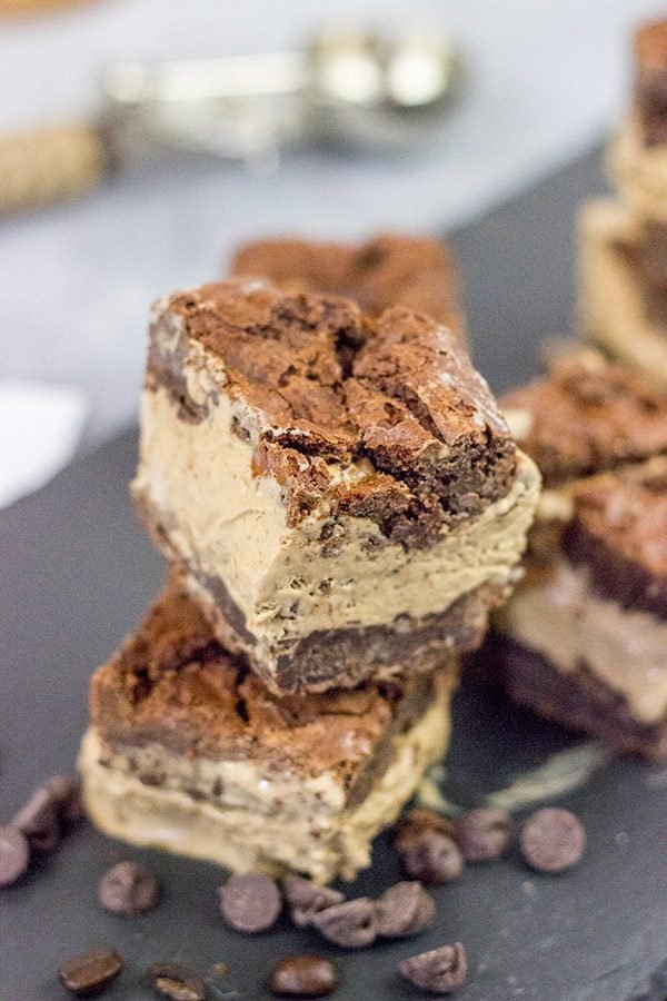 Need an afternoon pick me up?  Grab one of these Mocha Ice Cream Brownie Sandwiches!  Filled with no-churn mocha ice cream, these tasty treats are sure to be a hit!