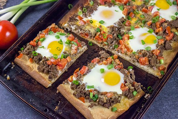 Who says pizza is only for dinner?  This tasty Southwestern Beef Breakfast Pizza is perfect for weekend brunch!