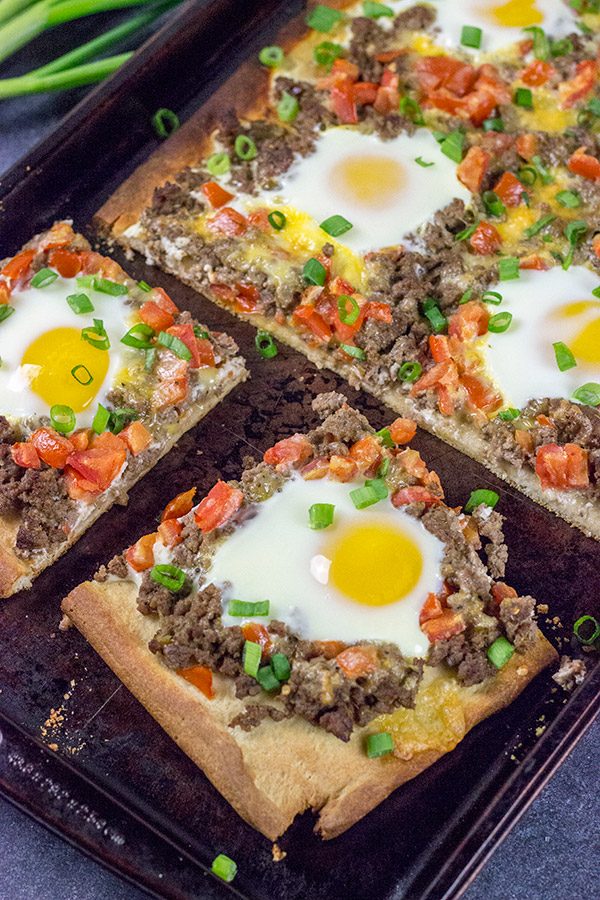 Who says pizza is only for dinner?  This tasty Southwestern Beef Breakfast Pizza is perfect for weekend brunch!