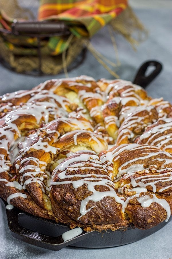 This Cinnamon Roll Twist is a fun twist - literally - a classic breakfast recipe!
