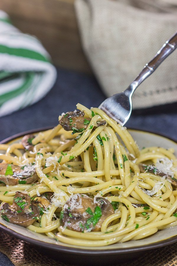 Get ready for some serious comfort food!  This Creamy Mushroom Carbonara features thick spaghetti coated in a creamy sauce with plenty of sauteed mushrooms.