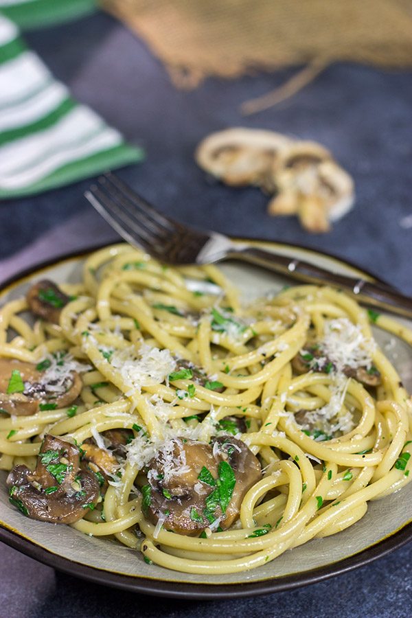 Get ready for some serious comfort food!  This Creamy Mushroom Carbonara features thick spaghetti coated in a creamy sauce with plenty of sauteed mushrooms.