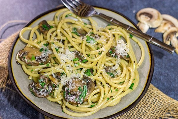 Get ready for some serious comfort food!  This Creamy Mushroom Carbonara features thick spaghetti coated in a creamy sauce with plenty of sauteed mushrooms.
