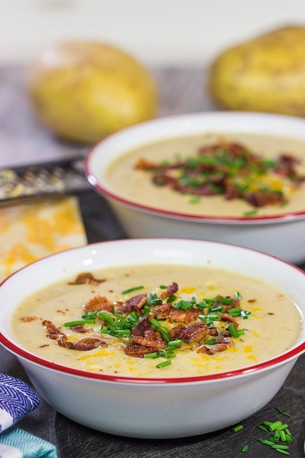 Loaded baked potato meets comforting creamy soup. This Loaded Baked Potato Soup is a bowl of pure comfort food, and it's sure to keep you warm on cold winter nights!