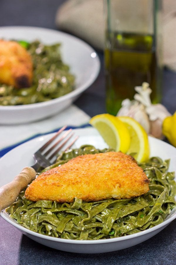 This Lemon Pasta with Baked Cod is a delicious (and easy) way to mix up weeknight dinners!