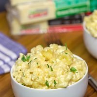 Made with 2 types of cheese, this Creamy Mac and Cheese is a classic winter comfort food! From the creamy texture to the layers of flavor, this recipe is worthy of a bookmark!