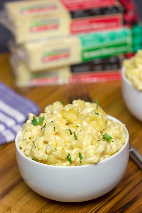 Made with 2 types of cheese, this Creamy Mac and Cheese is a classic winter comfort food!  From the creamy texture to the layers of flavor, this recipe is worthy of a bookmark!