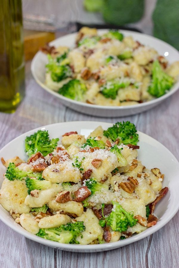 This Potato Gnocchi with Bacon, Pecans and Broccoli features fluffy gnocchi combined with crunchy pecans and bacon.  Finish with a drizzle of olive oil for a delicious meal!