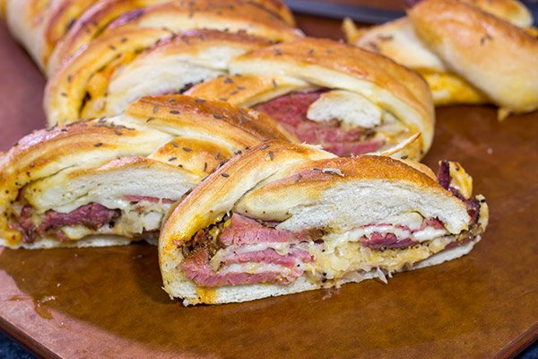 Featuring all of the tasty flavors found in a reuben sandwich, this Braided Reuben Bread is a fun twist on a classic American deli sandwich!