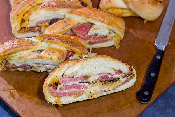 Featuring all of the tasty flavors found in a reuben sandwich, this Braided Reuben Bread is a fun twist on a classic American deli sandwich!