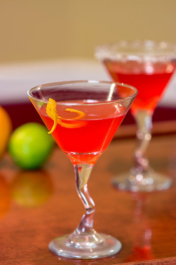 Looking for a fun way to garnish a classic cocktail? Pull out the sparkling sugar and make a Cosmopolitan with Lime Sugar Rim!