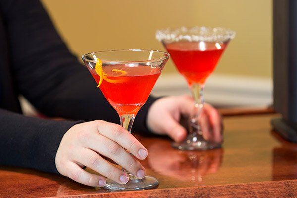 Looking for a fun way to garnish a classic cocktail? Pull out the sparkling sugar and make a Cosmopolitan with Lime Sugar Rim!
