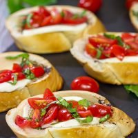 Fire up the grill!  These Grilled Caprese Crostini are a fun (and easy) summer appetizer!