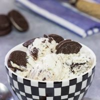 Looking for an easy and delicious summer dessert?  This creamy No Churn Oreo Ice Cream is sure to be a family favorite!