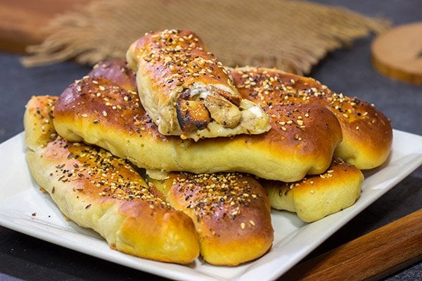 These Chicken Bacon Ranch Pretzels feature buttery pretzels stuffed with juicy chicken, crispy bacon and creamy ranch dressing!  They're delicious!