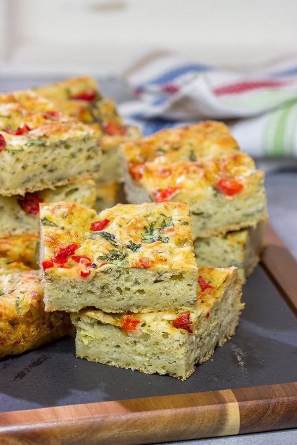This Spinach Artichoke Bread is an easy, no-knead bread...and it's delicious!  Oh, and did I mention it only requires one bowl!?