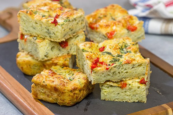 This Spinach Artichoke Bread is an easy, no-knead bread...and it's delicious! Oh, and did I mention it only requires one bowl!?