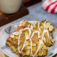 Filled with almond paste and topped with sliced almonds, these Almond Bear Claws are a fun and tasty breakfast treat!