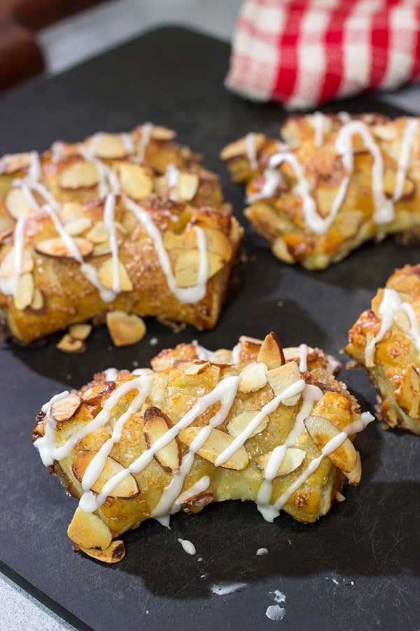 Filled with almond paste and topped with sliced almonds, these Almond Bear Claws are a fun and tasty breakfast treat!