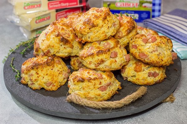 Leftover ham?  No problem!  These Cheesy Ham Biscuits are studded with chunks of ham and cheese...and they're delicious!