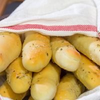 Do you love those endless breadsticks at Olive Garden? Then make a batch of these Copycat Olive Garden Breadsticks at home! (And good luck eating just one...)