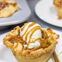 Packed with flavorful apples and topped with delicious caramel, these Caramel Apple Tartlets are a great baking project for Autumn!