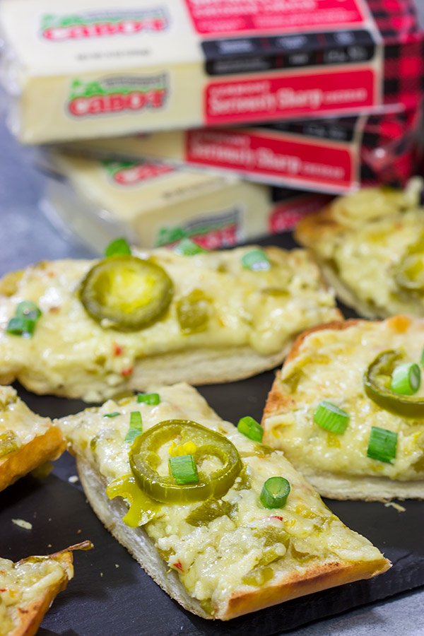 Topped with 2 types of cheese, this Cheesy Jalapeno Garlic Bread makes for a delicious addition to any meal!