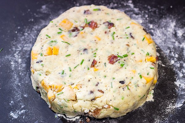 Packed with crispy bacon and melty cheese, these tasty Bacon Cheddar Scones are perfect for either morning brunch or as a side dish along with a bowl of soup!
