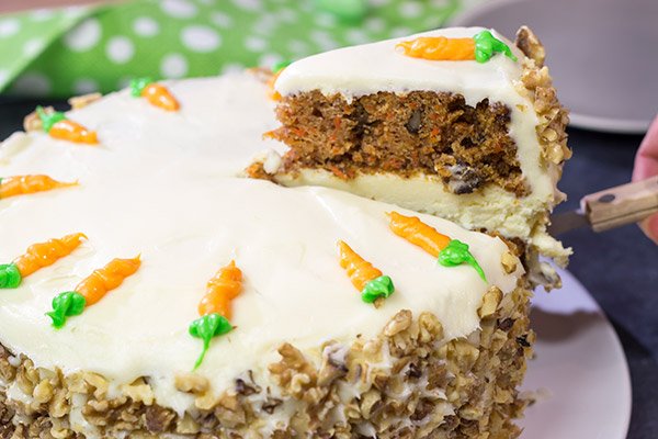 Would you like a slice of carrot cake or a slice of cheesecake? Skip that question and make this Carrot Cake Cheesecake Cake!