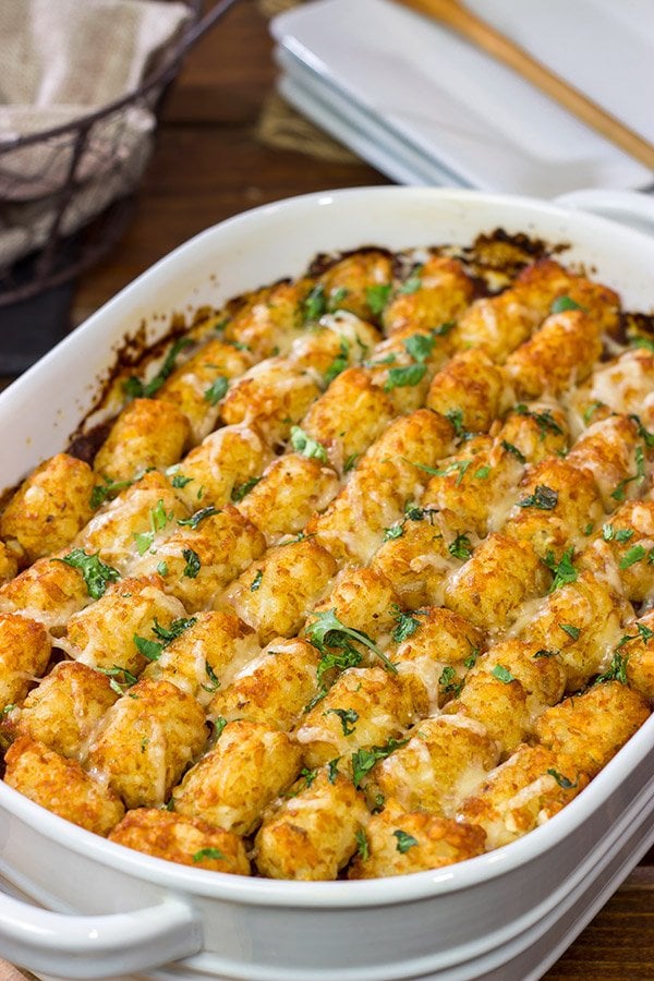 Looking for the ultimate winter comfort food meal?  This Crispy Tot Chili Casserole starts with a classic ground beef chili...and then gets topped with crispy tots!