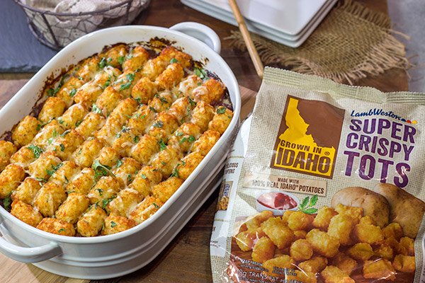 Looking for the ultimate winter comfort food meal?  This Tater Tot Chili Casserole starts with a classic ground beef chili...and then gets topped with crispy tots!