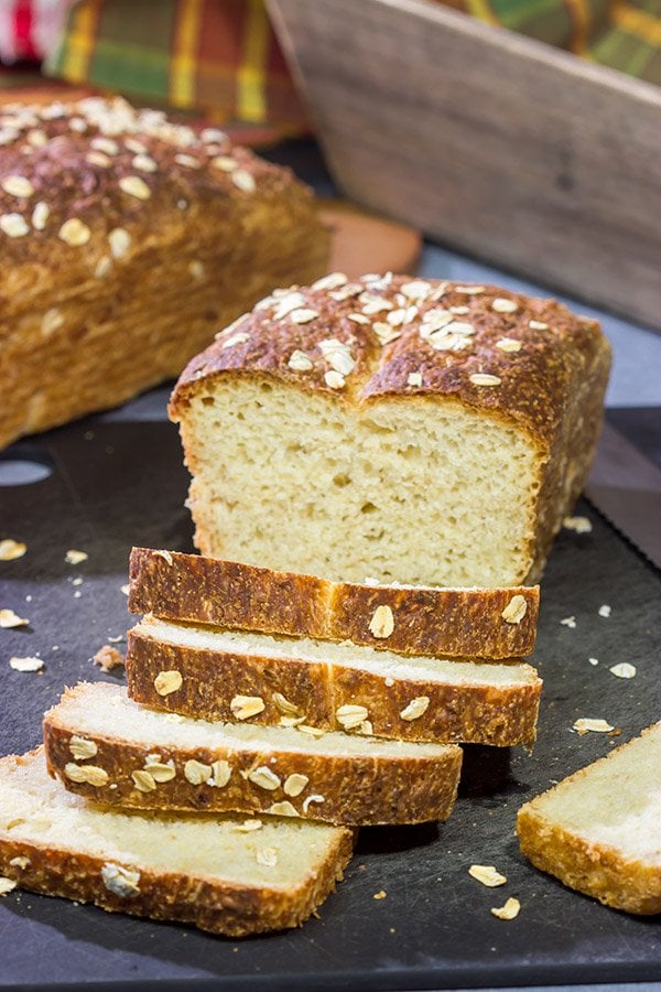 Think baking homemade bread is too hard?  Think again!  This No Knead Honey Oat Bread is easy to make...oh, and it tastes amazing, too!