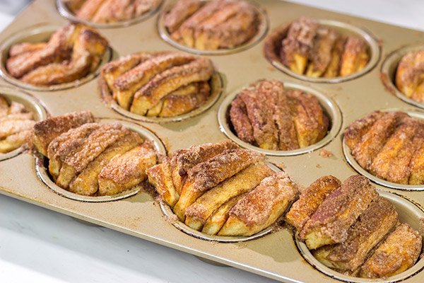 Put a sweet spin on the classic dinner roll with a batch of these Cinnamon Sugar Butterflake Rolls.  They're a fun, unique treat for brunch or dessert!