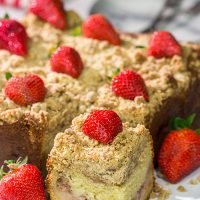 Embrace summer berry season with this Fresh Strawberry Coffee Cake! This cake is packed with juicy strawberries and topped with a cinnamon-brown sugar crumble. Happy baking!