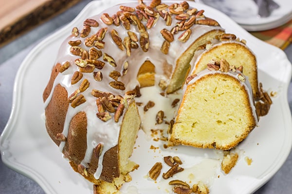 This Maple Pecan Pound Cake features a maple-flavored cake topped with lightly toasted pecans.  A slice of this cake is perfect for a chilly Autumn evening!