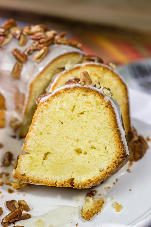 This Maple Pecan Pound Cake features a maple-flavored cake topped with lightly toasted pecans.  A slice of this cake is perfect for a chilly Autumn evening!