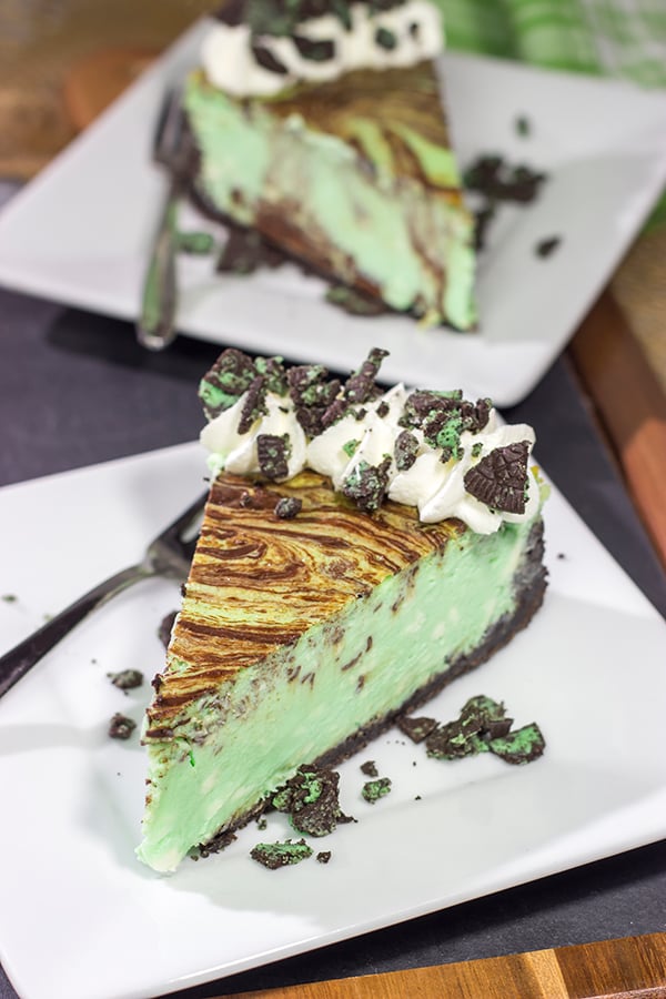 Based on the popular cocktail, this Chocolate Grasshopper Cheesecake features a mint chocolate filling on top of an Oreo crust. It's a delicious and unique dessert!