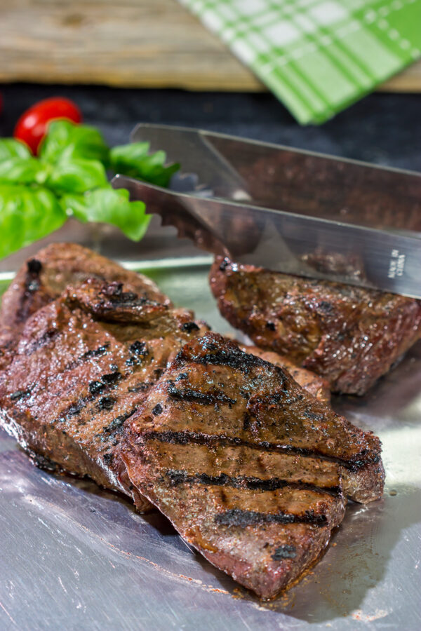 Looking for a fun summer grilling recipe? Grab some steak and tomatoes and whip up a batch of this Grilled Steak and Tomato Crostini!