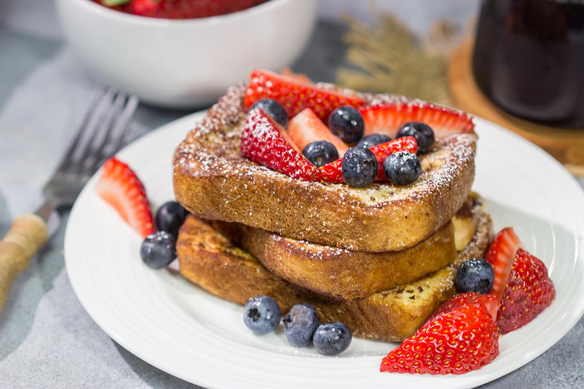 This Classic French Toast recipe is an easy and delicious option for weekend breakfasts - just don't forget the berries and the maple syrup!
