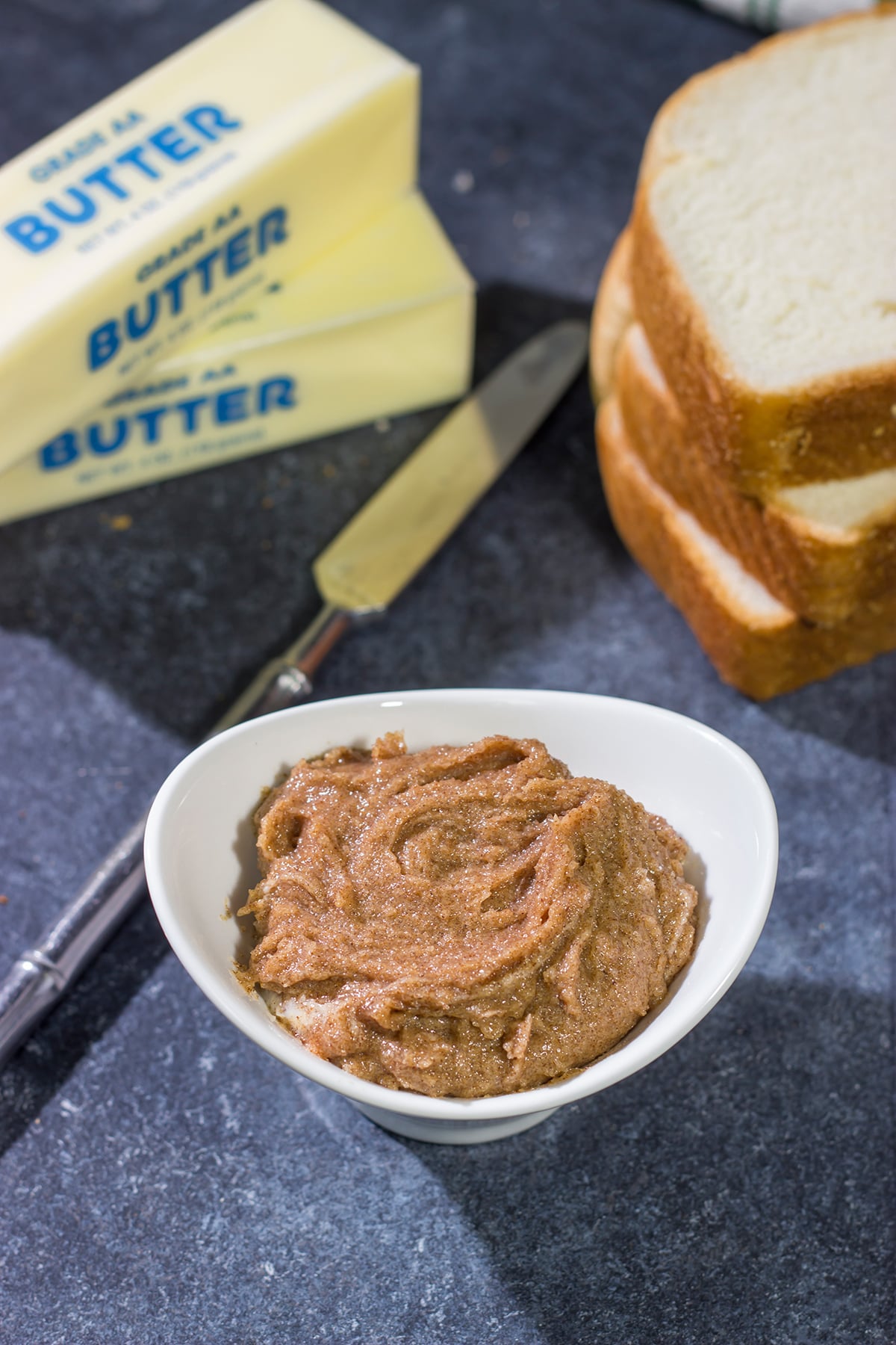 If you're looking for the ultimate start to the day, turn on the oven and make a batch of this Homemade Cinnamon Toast!