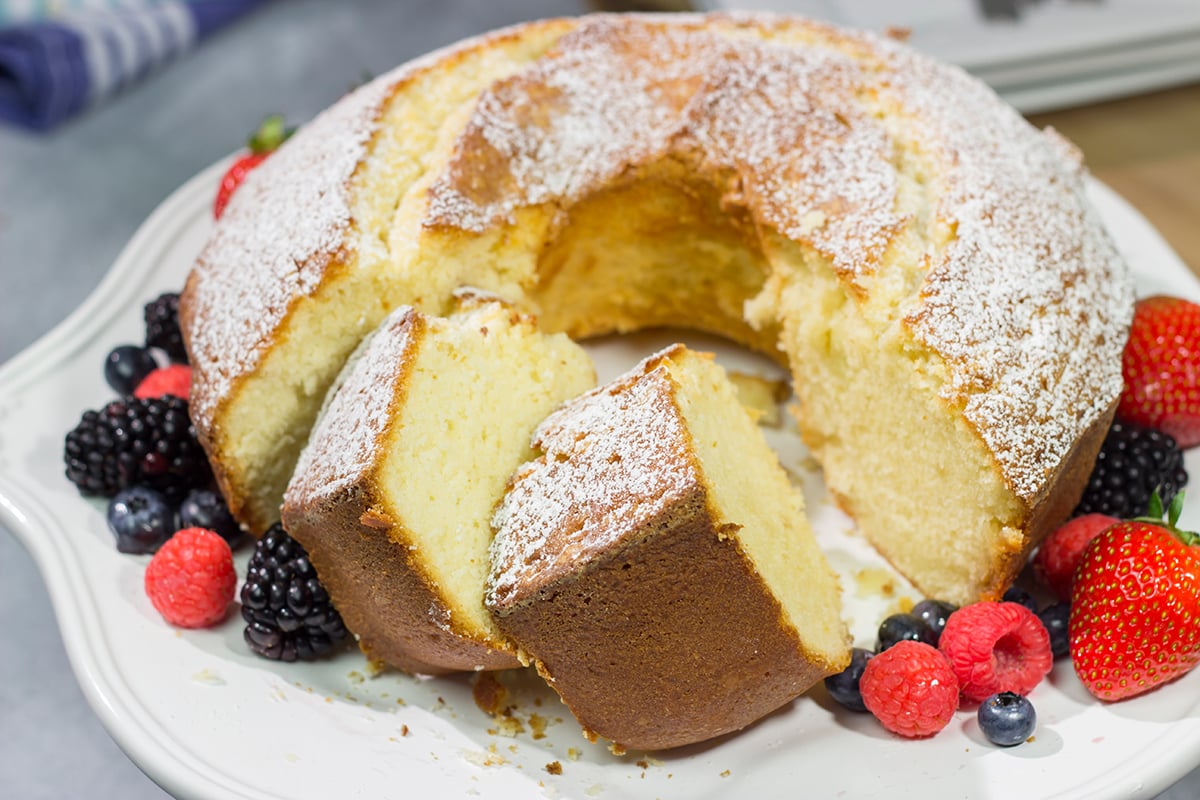 Featuring a tender crumb thanks to the buttermilk, this Buttermilk Pound Cake is an easy and delicious dessert that's sure to please!